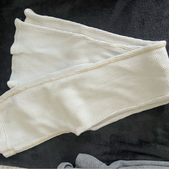 Urban Outfitters white flare pants - Picture 3 of 3